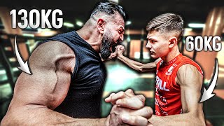 Wrestling-bodybuilder-fight hack poradnik